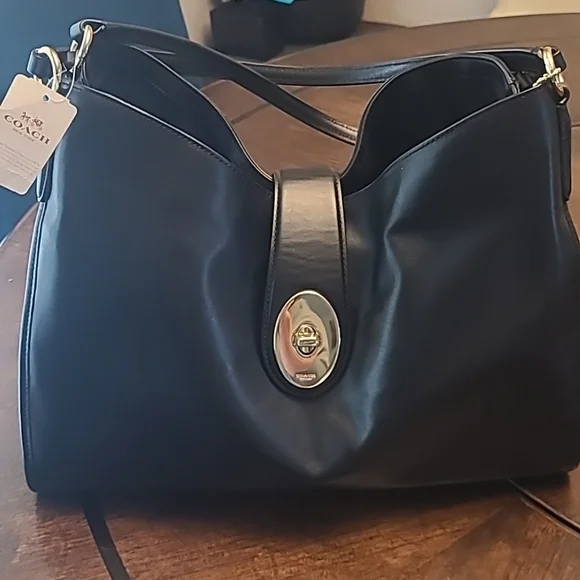 Coach carlyle shoulder bag hotsell